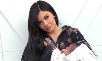 Kylie Jenner Cradles 'Angel Baby' Stormi in Adorable 1-Month Photos