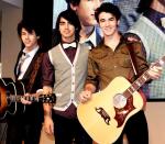 Jonas Brothers' 'Pushin' Me Away' Tops iTunes Songs Chart
