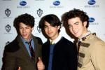 Jonas Brothers 'Keep Little Time for Dating', 'Trying to Connect With Fans'