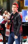 Snippet of Kris Allen's 'Live Like We're Dying'