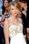 Taylor Swift Praises Taylor Lautner, Admits They're Really Close