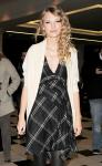 Taylor Swift Keeps Her Love Life Off Reporters