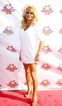 Pamela Anderson Promises to Resolve Tax Problem Soon