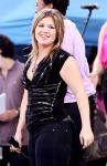 Kelly Clarkson's Concert No Longer Features Cigarette Ads