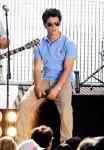 Nick Jonas Signs Up to Play Marius on West End Stage