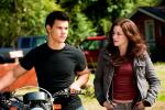 Taylor Lautner Regrets Offering to Carry Kristen Stewart for 'Eclipse' Scene