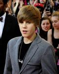 Video: Justin Bieber Exits the Stage in Tears