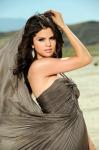 Video Premiere: Selena Gomez's 'Un Ano Sin Lluvia'