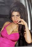 Amy Winehouse Booking Gigs for Music Comeback