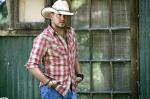 Video Premiere: Jason Aldean's 'Dirt Road Anthem'