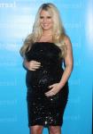 Heavily-Pregnant Jessica Simpson Says She Looks Like a Blob