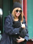 Report: Beyonce Knowles Breastfeeding Baby Daughter While Out at Lunch