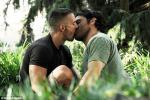 Anderson Cooper's Boyfriend Spotted Kissing Mystery Man