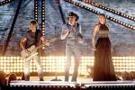 Video: Taylor Swift, Tim McGraw and Keith Urban Perform at 2013 ACM Awards