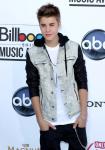Justin Bieber Allegedly Spits in a Man's Face Again