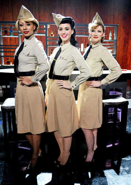 video katy perry and hilson 39 s vh1 divas salute the the box music chart
