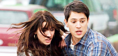 Jaqueline MacInnes Wood and Nicholas D'Agosto try to escape death in 'Final Destination 5'