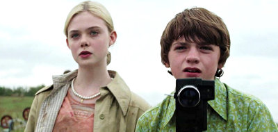 Elle Fanning and Joel Courtney encounter alien in 'Super 8'
