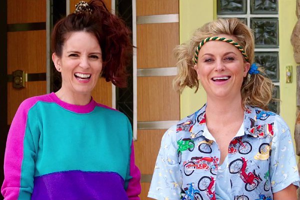Amy Poehler and Tina Fey Show Off Dance Moves in First Look of 'Sisters'