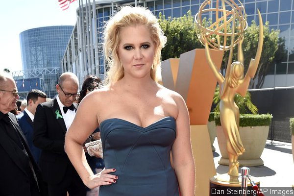 Amy Schumer Makes Orgasm Joke on Emmys Red Carpet