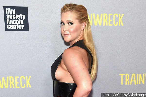 Amy Schumer Shows Off Side Boobs at 'Trainwreck' NYC Premiere