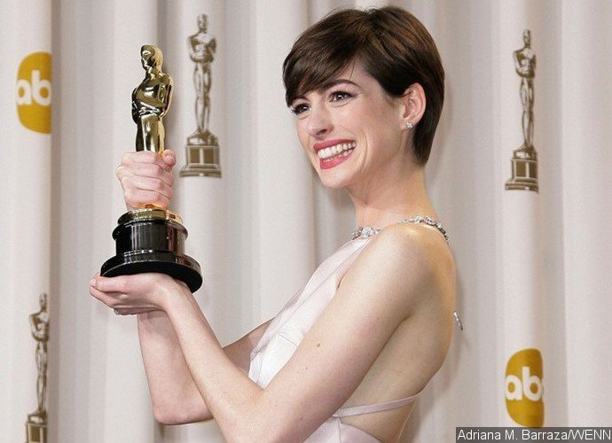 Anne Hathaway Admits She Faked Happiness During Her 2013 Oscar Win
