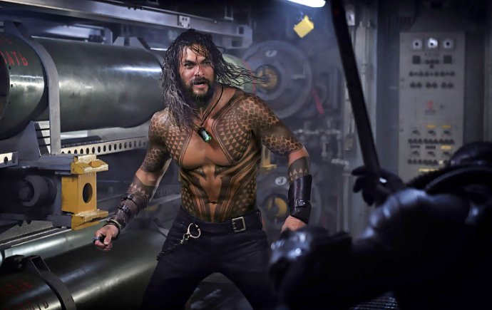 Aquaman Is Fighting a Sword-Swinging Villain in New Image 