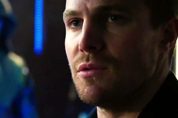 New 'Arrow' Promo: 'The Offer'