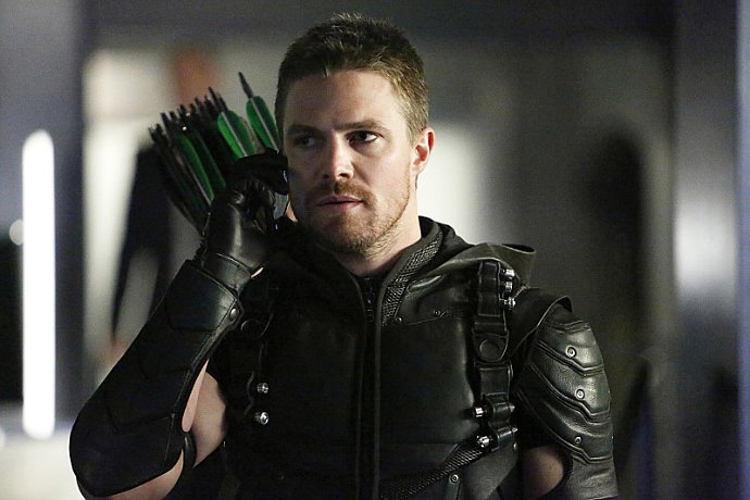 'Arrow': Stephen Amell Injured on Set. See His Bleeding Nose