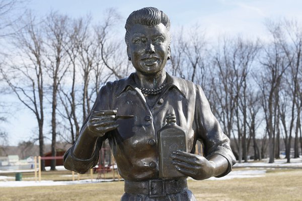 Artist Behind the 'Scary' Lucille Ball Statue Apologizes and Offers to Fix It for Free