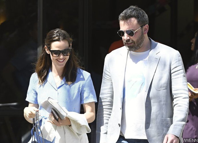 Ben Affleck and Jennifer Garner Reunite for Pizza Party With Kids
