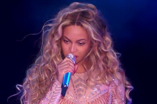 Video: Beyonce Rocks Made in America Festival 2015