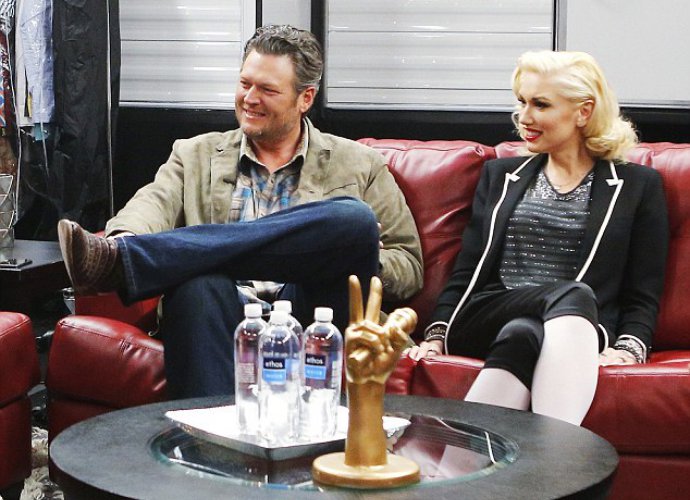 Blake Shelton and Gwen Stefani Love Making Out When No Camera Is Around