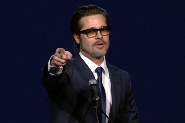 Brad Pitt Leads Hilarious Sing-Along on How to Pronounce David Oyelowo's Name