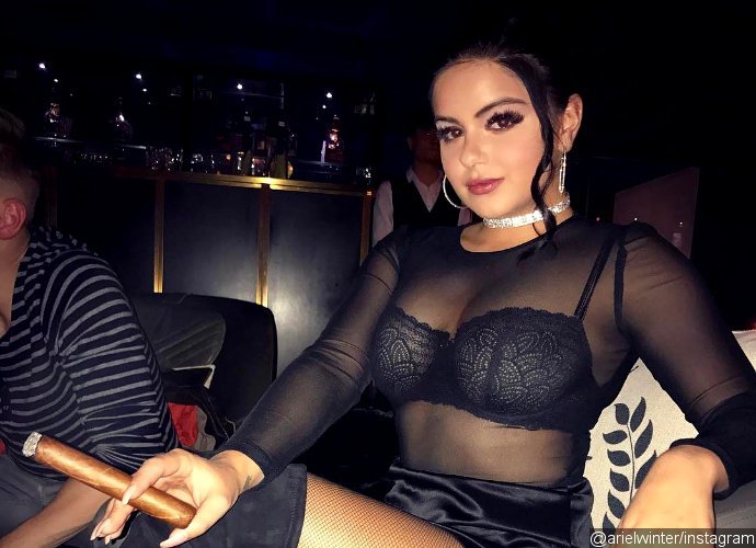 Braless Ariel Winter Flaunts Major Sideboob in Barely-There Top