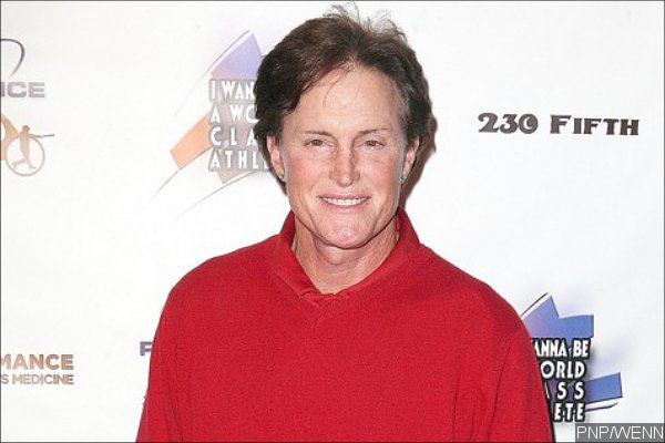 Bruce Jenner Is Still Wearing His Wedding Band