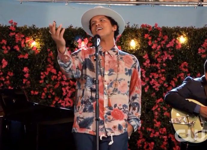 Bruno Mars Plays Unreleased Song 'Rest of My Life' During Surprise Visit to 'Jane the Virgin'