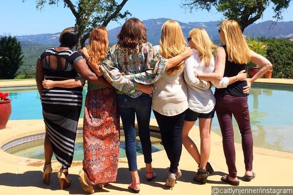 Caitlyn Jenner Shares First Candid Photo of Her Hanging Out With Girlfriends