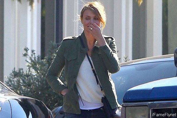Cameron Diaz Shows Off Diamond Ring Amid Rumors She Will Marry Benji Madden in Early 2015