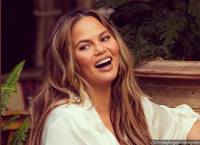 Chrissy Teigen Savagely Slams Instagram User for Accusing Her of Getting Plastic Surgery
