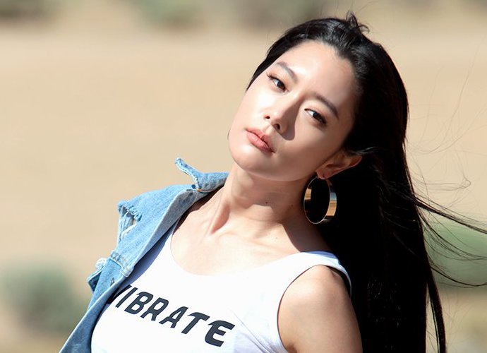 Clara Lee Unveils New Butt Tattoo in Bikini Photo