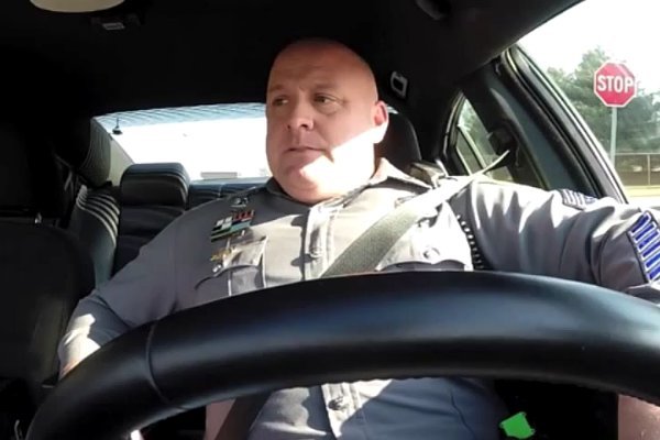 Video: Cop Caught Lip-Syncing Taylor Swift's 'Shake It Off'