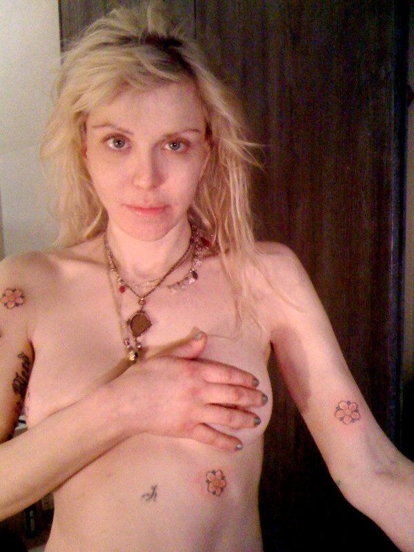 Frances bean cobain topless