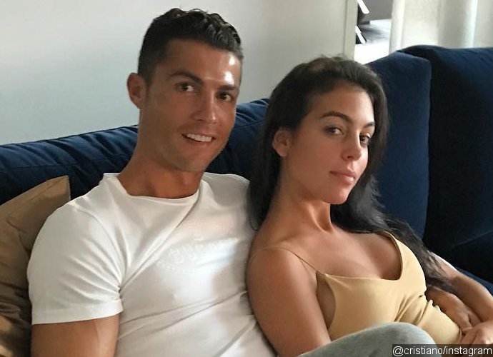 Cristiano Ronaldo S Gf Georgina Rodriguez Sports Alleged Baby Bump During Ibiza Outing