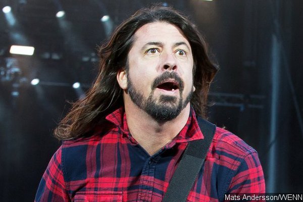 Video: Dave Grohl's Doctor Joins Foo Fighters Onstage for White Stripes' 'Seven Nation Army'