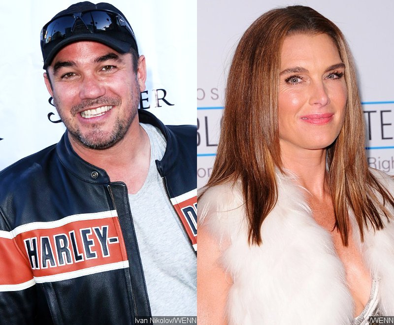 Brooke Shields dishes on losing virginity to Dean Cain 