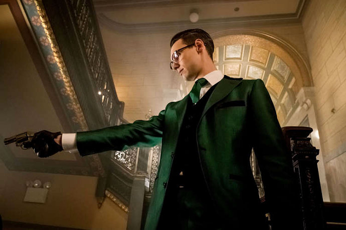 Edward Nygma Embraces His Inner-Riddler in New 'Gotham' Season 3 Photos