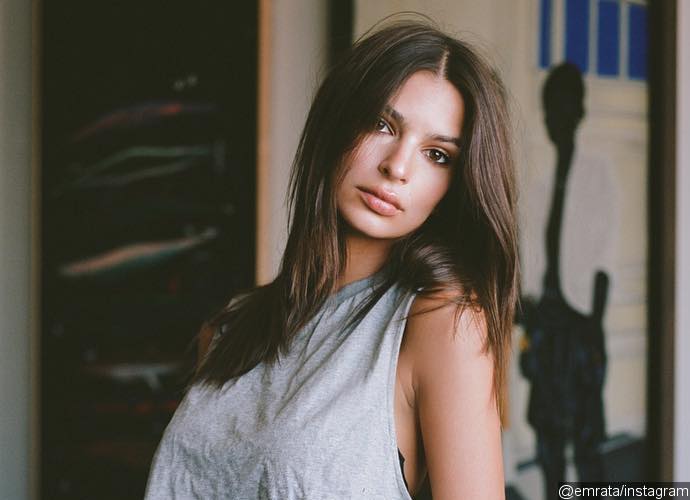 Emily Ratajkowski Flaunts Toned Abs and Peachy Derriere in Crop Top and Skimpy Panties