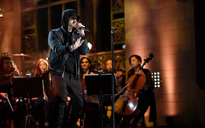 Watch Eminem Perform Nine-Minute Medley of His Hit Songs on 'SNL'