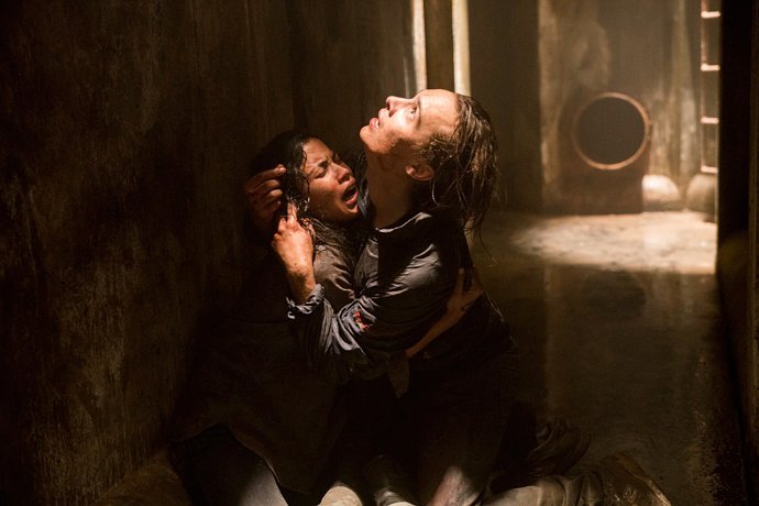 'Fear the Walking Dead' First Season 3 Photos See Fear, Blood and Romance